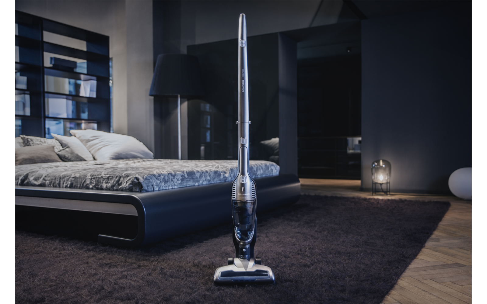 Product afbeelding Grundig VCH 9832 Akku-Stielstaubsauger 2-in-1 mit LED-Turbob&uuml;rste 115 W 1