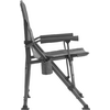 Seitliche Ansicht eines grauen Klappstuhls mit gepolsterten Armlehnen und Metallgestell