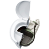 Open witte draagdoos met groene plant en grijze kabel