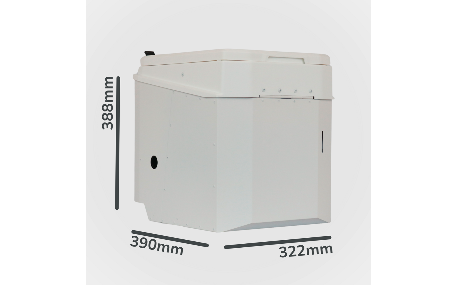 Weißes rechteckiges Objekt mit aufgesetztem Deckel, rundem Loch an der Seite und Maßangaben: 388 mm (H), 390 mm und 322 mm (Basis)