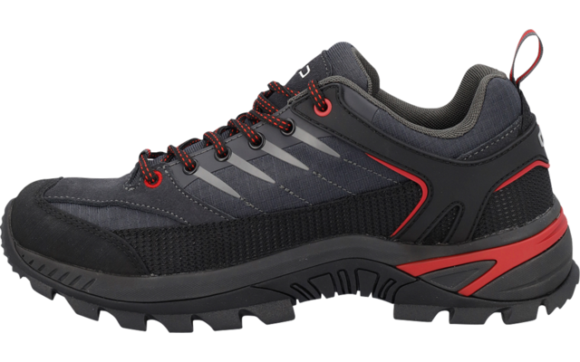 Vista laterale di una scarpa stringata grigio scuro con dettagli rossi, inserti in rete, lacci, anello sul tallone e suola in gomma dentellata