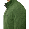 Oberkörper einer Person in grüner Strickfleece-Jacke mit kurzem Reißverschluss, sichtbare Schulter und oberer Arm, kleines dunkles Logo auf der Ärmelaußenseite