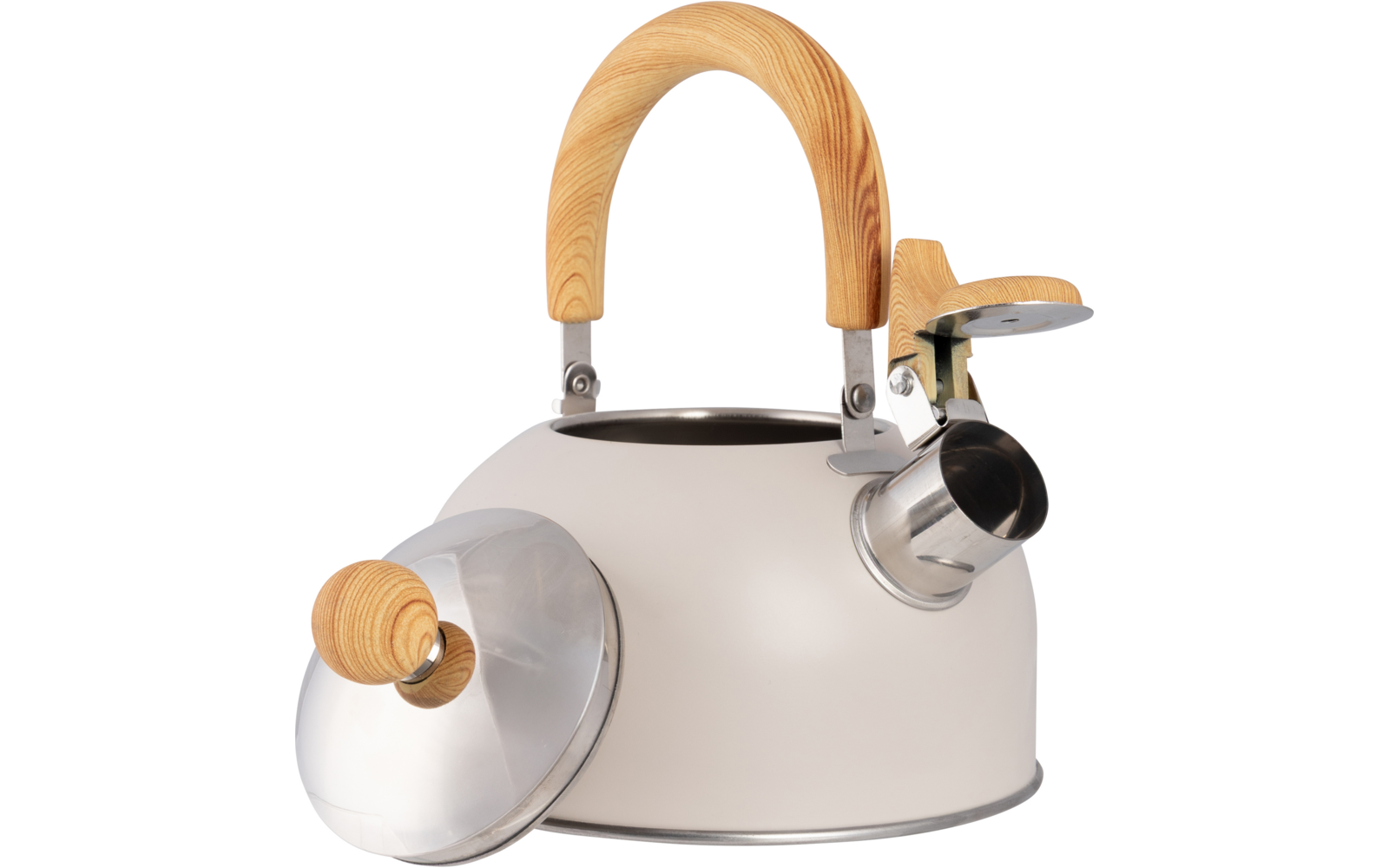 crèmekleurige ronde ketel met gebogen licht houten handvat, los metalen deksel met houten knop links naast de ketel, glanzende metalen schenktuit met klep rechts