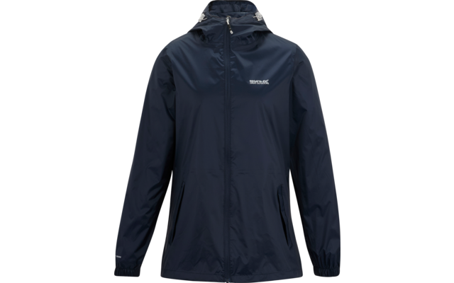 Giacca blu scuro con cappuccio, zip frontale a tutta lunghezza, due tasche frontali con cerniera, polsini elasticizzati e piccolo logo bianco del marchio sul petto, vista frontale su sfondo bianco