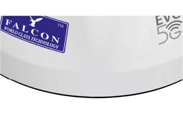 Tres dispositivos electrónicos blancos, incluyendo uno etiquetado 'FALCON', un dispositivo rectangular con pantalla y un dispositivo etiquetado 'EVO XL'