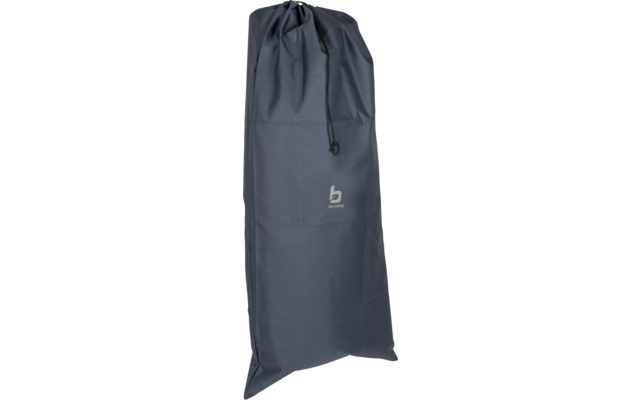 Sac en tissu foncé, positionné verticalement, avec un cordon de serrage en haut et un logo blanc sur le devant