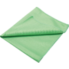 Leicht gefaltetes grünes Tuch mit feiner Rippenstruktur auf weißem Hintergrund