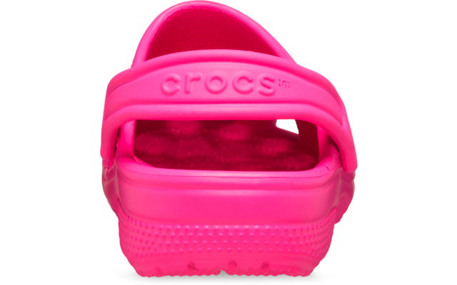 Sabot Crocs rose vu de dos, logo 'crocs' embossé sur la bride du talon