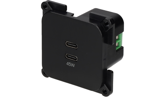 Schwarzes quadratisches Modul mit zwei übereinander angeordneten USB-C-Buchsen, Beschriftung "45W" darunter, Montageflanschen an den Ecken und grüner Anschlussklemme seitlich