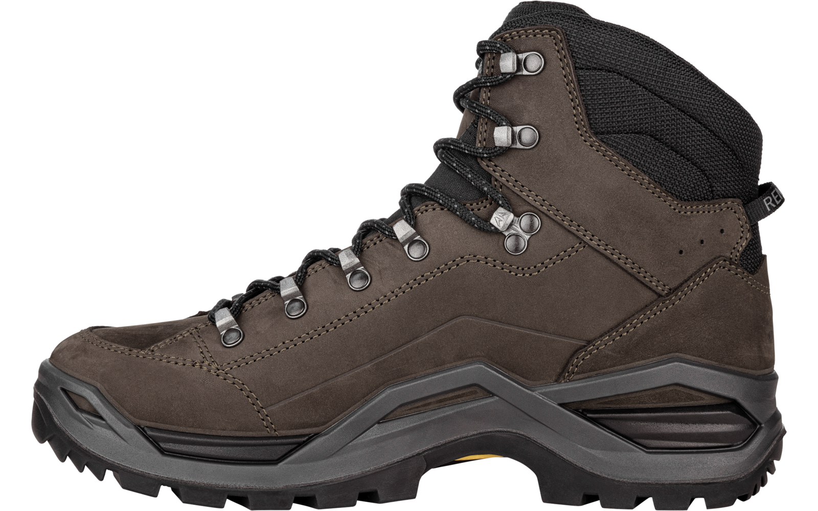 Chaussure de randonnée montante marron vue de côté avec lacets noirs, œillets métalliques et semelle crantée