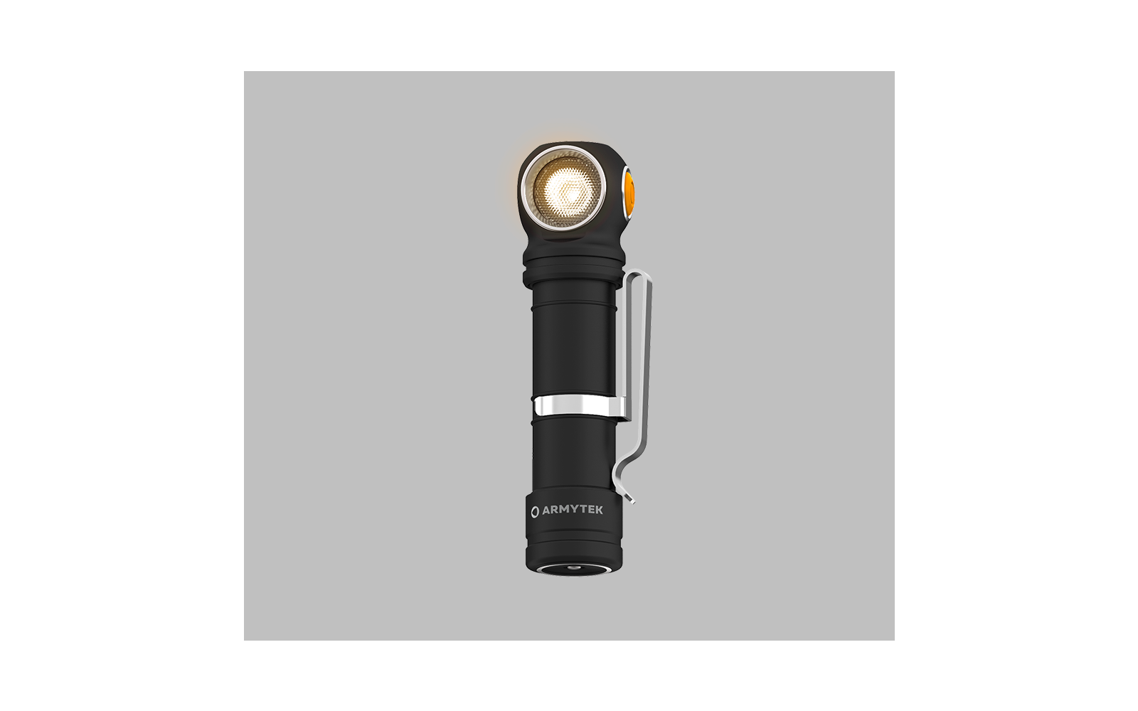 Schwarze Taschenlampe mit silbernem Clip, leuchtet gelblich