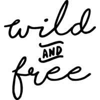 Advanture Shop Wild and Free Autoaufkleber 13,8 x 15 cm schwarz