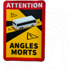 Rood rechthoekig bord, boven witte tekst 'ATTENTION', geel vlak met zwarte diagonale strepen, afbeelding van een witte bus, meerdere gele driehoeken met zwarte rand en uitroeptekens, onder zwarte tekst 'ANGLES MORTS'