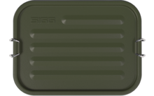 Couvercle métallique rectangulaire couleur olive, coins arrondis, cinq nervures horizontales, marquage en relief "SIGG" en haut à gauche et deux fermetures métalliques sur les côtés