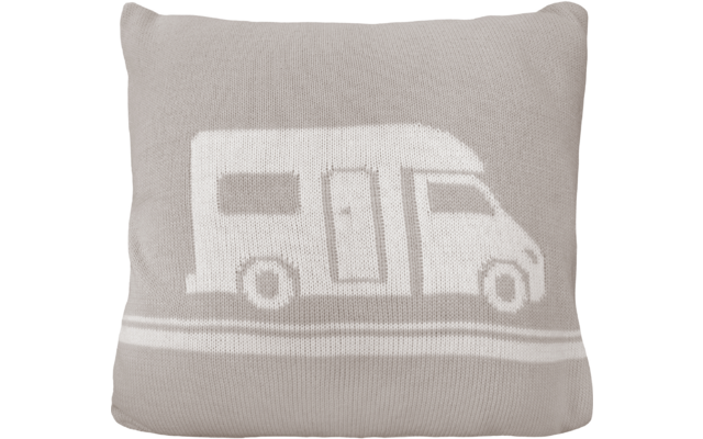 Beige kussen met wit gebreid motief van een camper