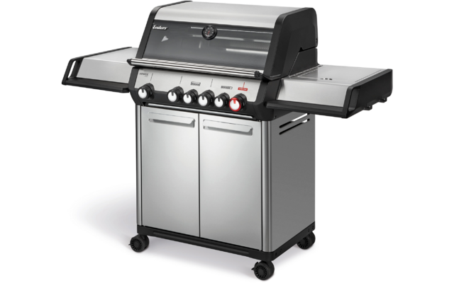 Edelstahl-Gasgrill mit geschlossenem Deckel, fünf Bedienknöpfen, zwei Seitentischen, Unterschrank und Rollen