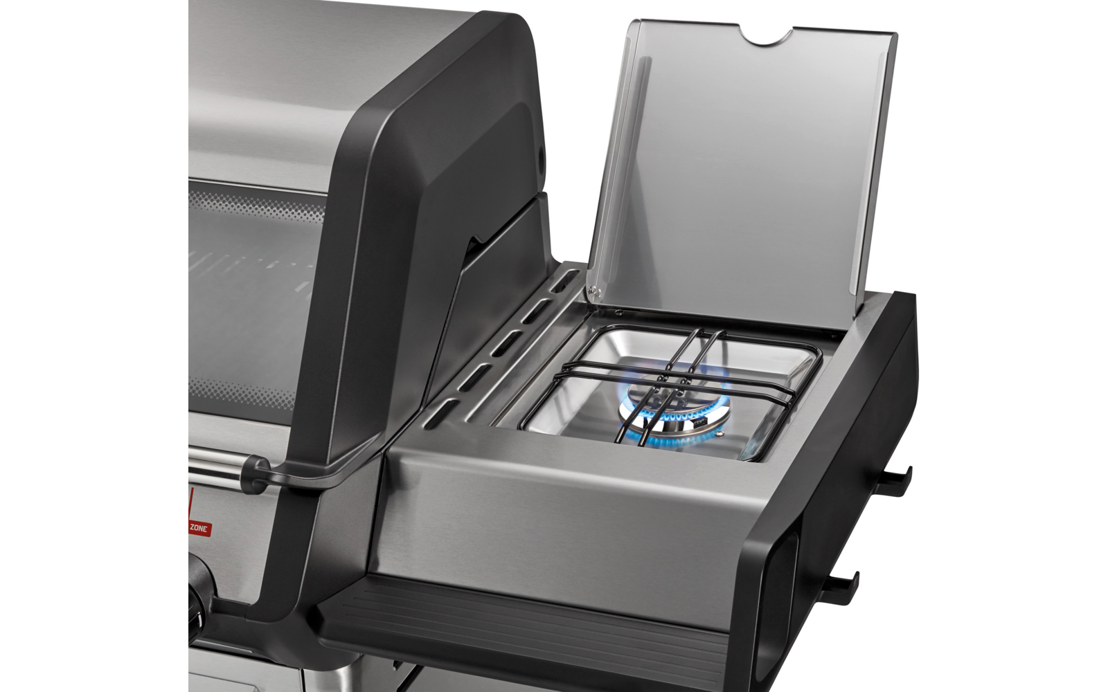 Edelstahlgrill mit geschlossenem Deckel links und offenem Seitenbrenner rechts; blaue Flamme unter Metallrost sichtbar