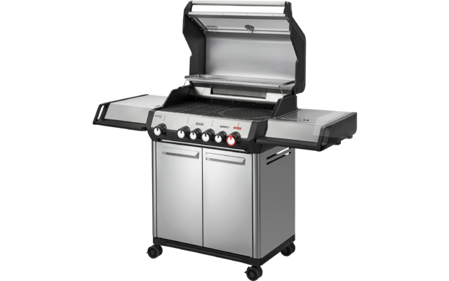 Edelstahl-Freistehgrill mit offener Haube, vier Bedienknöpfen, zwei Seitentischen, Unterschrank mit Doppeltüren und Rollen