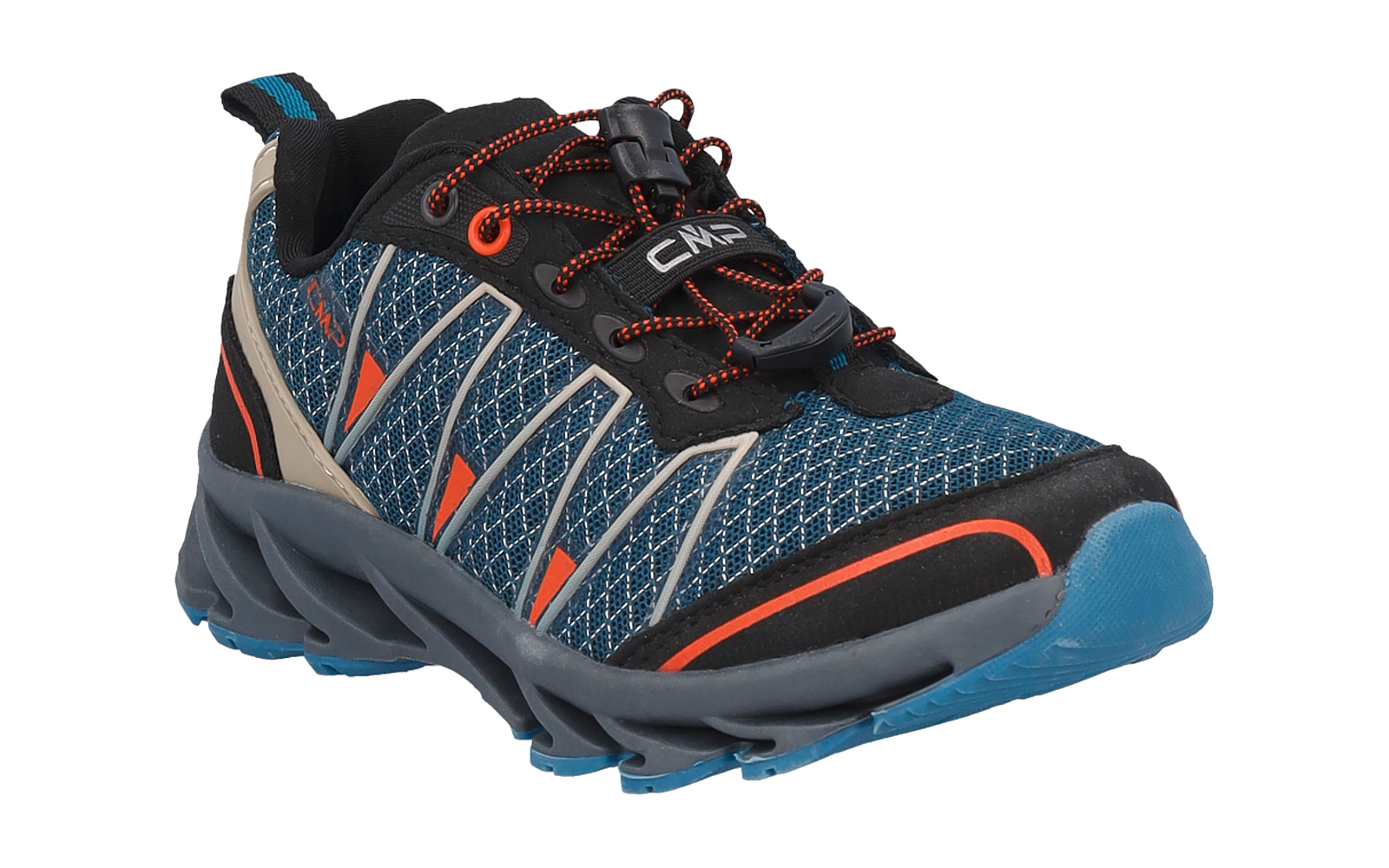 Ein einzelner blauer Schuh, Seitenansicht, gemustertes Mesh-Obermaterial, schwarze Besätze, orangefarbene Details, schwarz-rote Schnürsenkel, graue Sohle mit blauem Profil