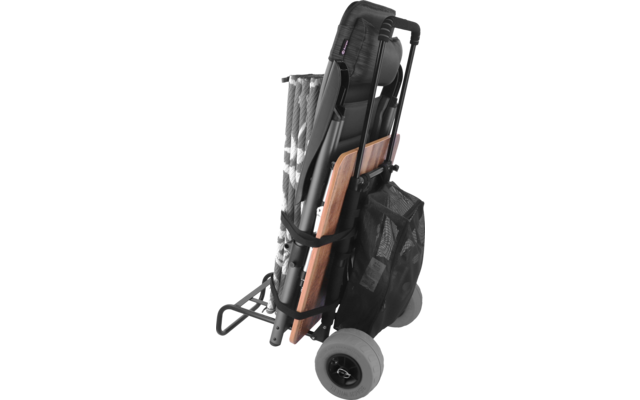 Carro metálico plegado con dos ruedas, cubierta de tela a rayas plegada, una tabla de madera y una bolsa de malla