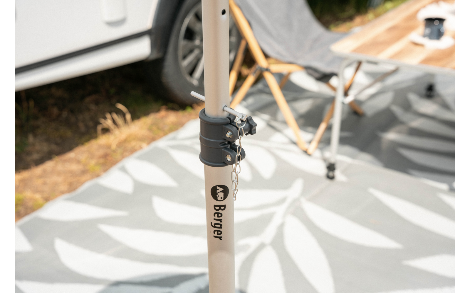 Immagine del prodotto Treppiede Berger in alluminio da 180 cm per parabole satellitari 1