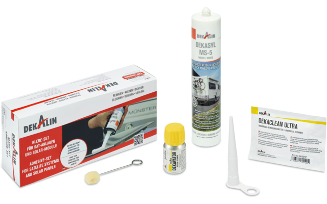 Packung mit Schnelltest-Kit, Plastikflasche, Tropfer, und Gebrauchsanweisung auf weißem Hintergrund