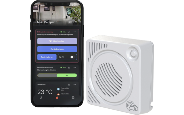 Smartphone zeigt App-Oberfläche mit Vorschaubild eines Campers, dem Text 'Mein Camper', Buttons und der Temperatur '23 °C'; daneben ein weißes, quadratisches Gerät mit runden Lüftungsschlitzen und einem hausförmigen Logo