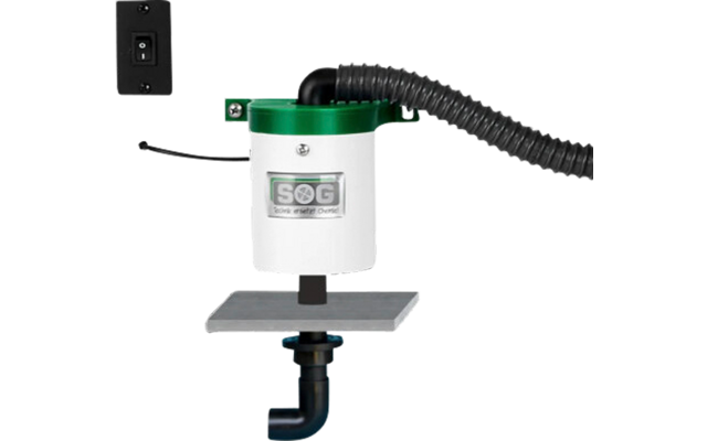 Wit apparaat met zwarte flexibele slang, gemonteerd op een grijze plaat met zwarte connector eronder, en een zwart stopcontact aan de zijkant