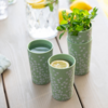 Kleines Produktbild Koziol Blomster Cup L Becher 350 ml stapelbar / leicht / robust  1