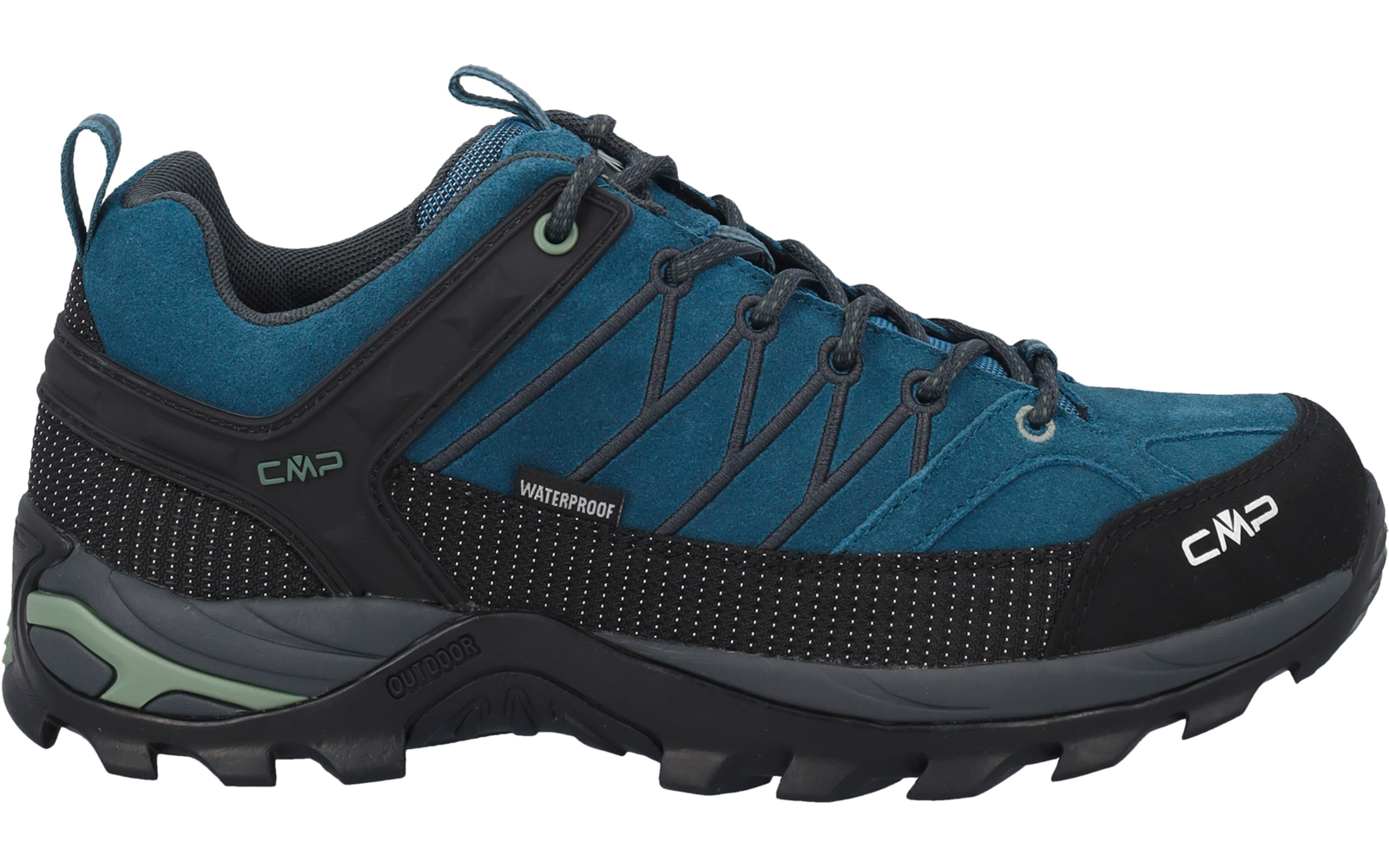 Vista laterale di una scarpa blu con suola nera a tasselli profondi, lacci, asola di traino e scritte visibili 'CMP' e 'WATERPROOF'