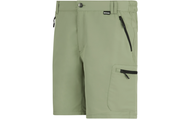 Hellgrüne kurze Shorts mit Bund, Knopf, Gürtelschlaufen, zwei Reißverschlusstaschen vorne, einer Reißverschlusstasche am Oberschenkel und kleinem schwarzem Logoetikett am Bund