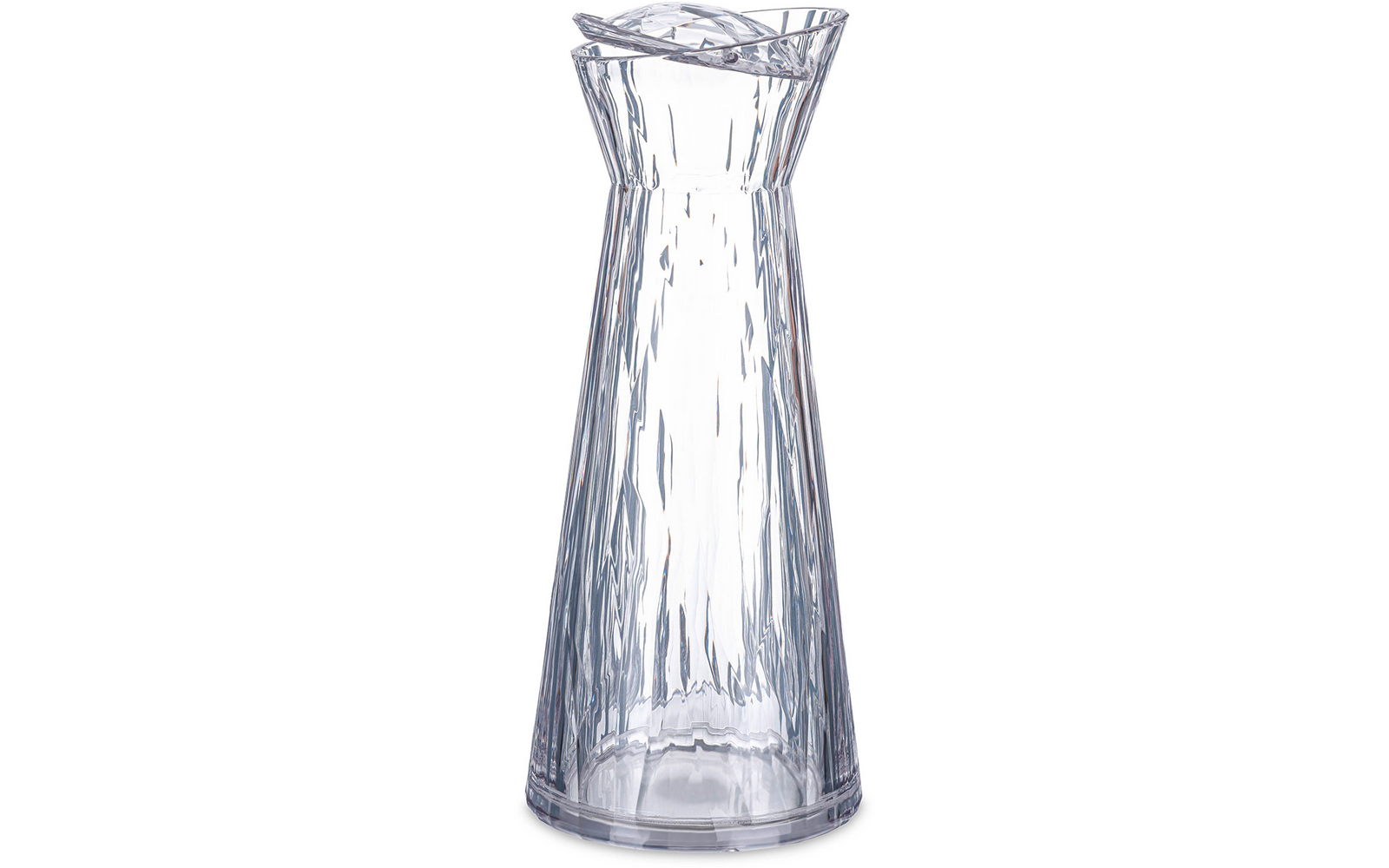 Transparente Karaffe mit Wasser und Eiswürfeln