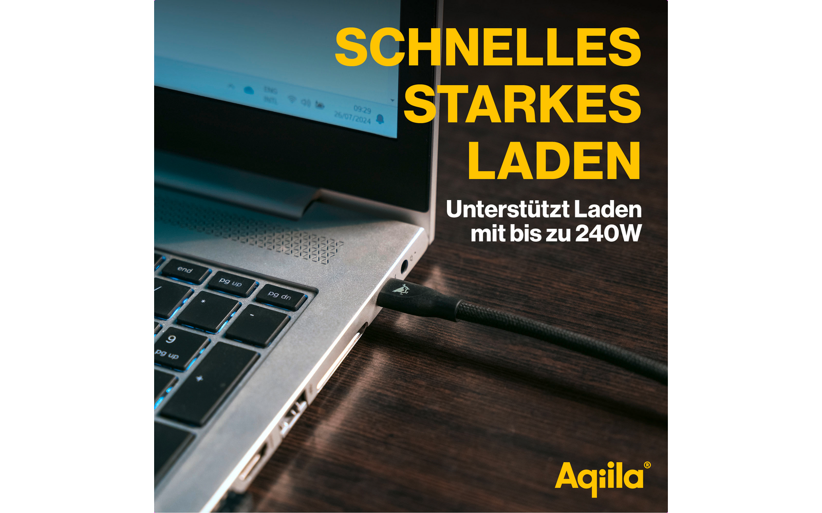 Smartphone liegt auf einem Holztisch, darüber Text 'Schnelles starkes Laden' und weitere Infos