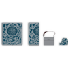 Couverture avant d'un carnet relié avec un motif ornemental bleu et blanc; vue de la tranche du même carnet; pochette grise avec poignée; petit accessoire triangulaire avec le même motif