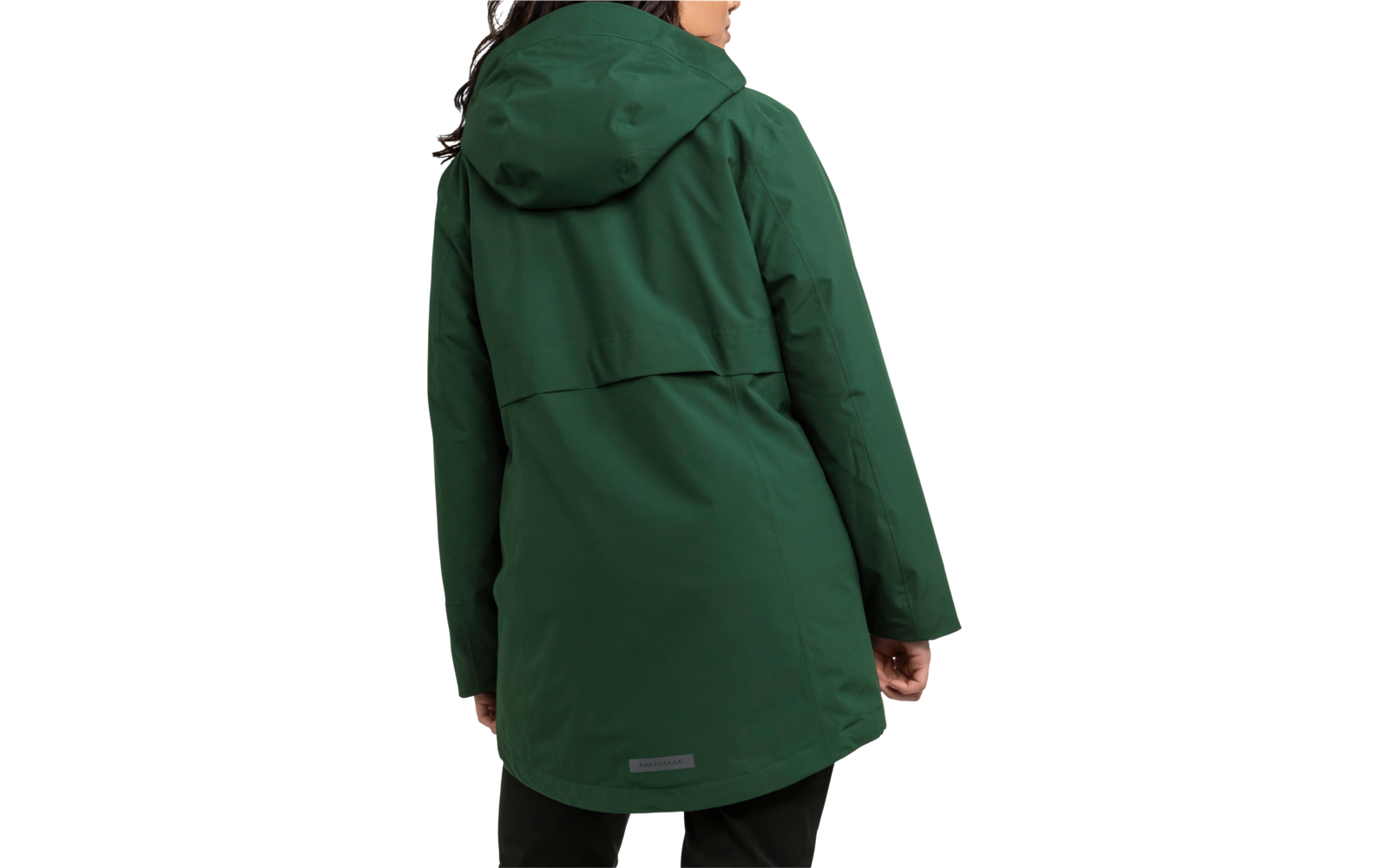 Femme vue de dos portant un parka vert avec capuche