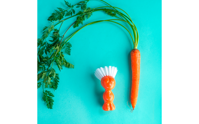 Product afbeelding Koziol Tweetie groenteborstel van biocirculair kunststof 12,9 cm 1