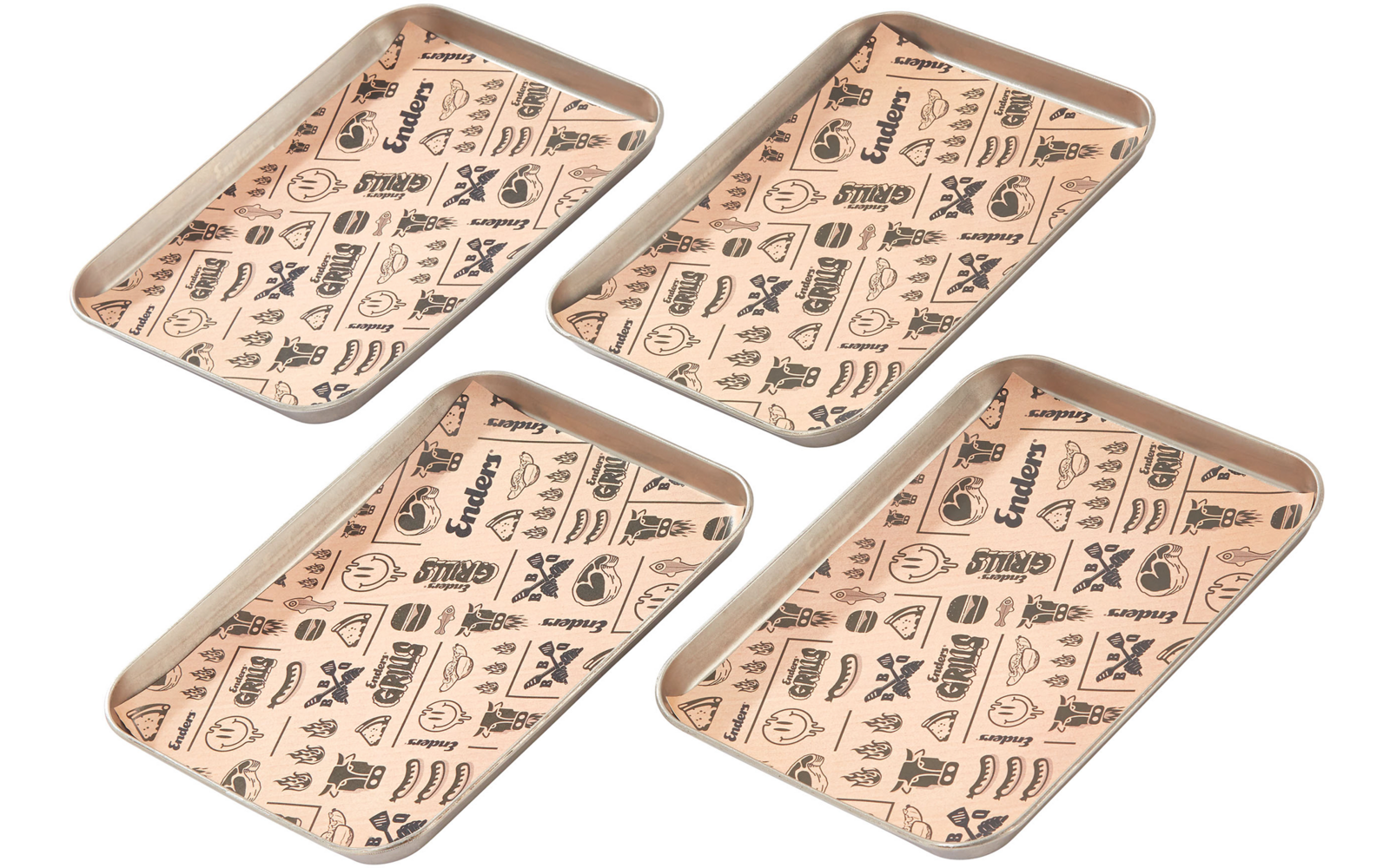 Vier rechteckige beige Tabletts mit abgerundeten Ecken, bedruckt mit wiederholendem schwarzem Motiv aus Piktogrammen und Schriftzügen