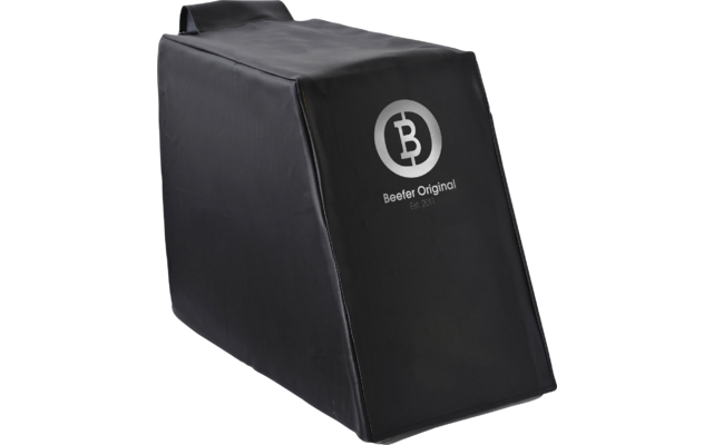 Schwarze Abdeckung mit weißem Logo auf quadratischem Gegenstand