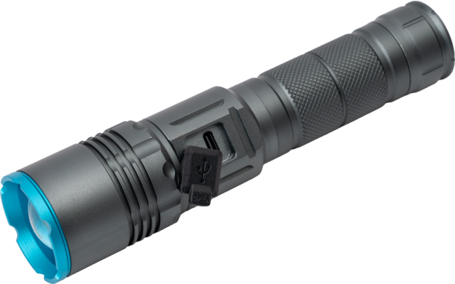 Linterna portátil gris oscuro con empuñadura texturizada, puerto USB lateral bajo tapa y reflector azul