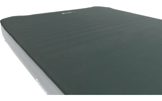 Donkergroene matras met glad oppervlak