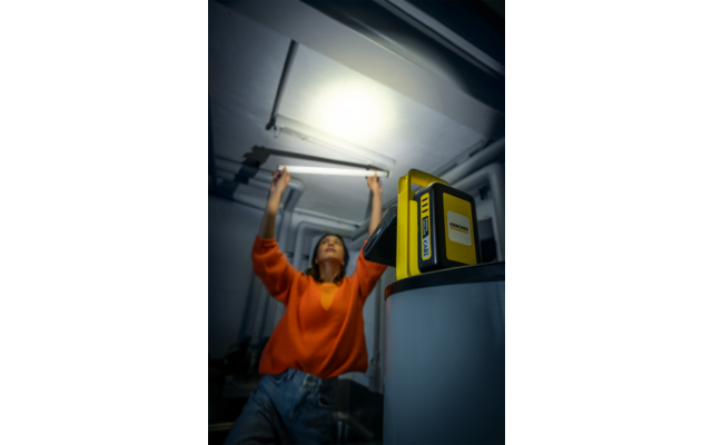 Produktbild K&auml;rcher MFL 2-18 Multifunktionslampe mit Powerbank 280 Lumen 18V 1