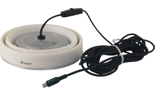 Rond licht apparaat met geperforeerd midden, een zwarte kabel met rechthoekige bedieningsmodule en een groene USB‑stekker