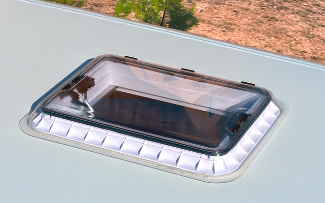 Produktbild Berger Dachhaube mit Moskitoschutz & Verdunkelungsrollo 70 x 50 cm Transparent 1