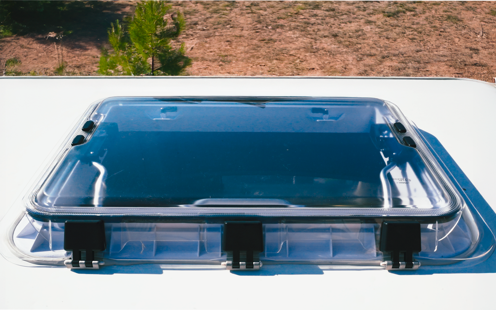 Produktbild Berger Dachhaube mit Moskitoschutz & Verdunkelungsrollo 70 x 50 cm Transparent 1