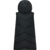 Vista posteriore di un gilet nero imbottito con cappuccio e senza maniche, cuciture a V e un piccolo logo bianco sul cappuccio