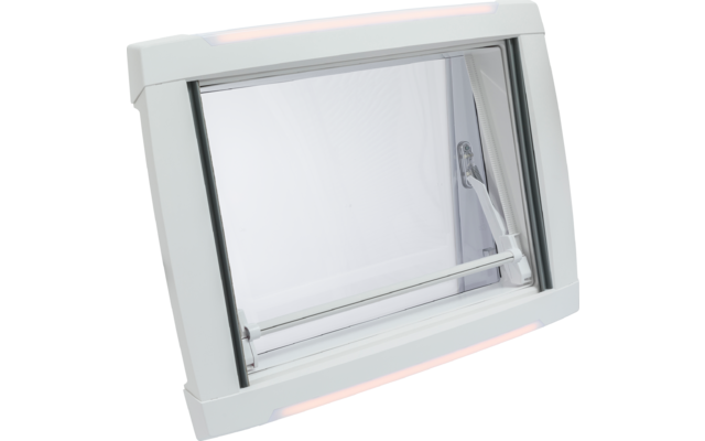 Weiße Klappfenster mit offener Scheibe