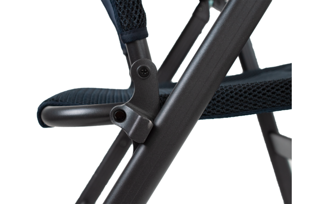 Schwarzes Fahrradgestell mit Teil des Laufrads und Pedal