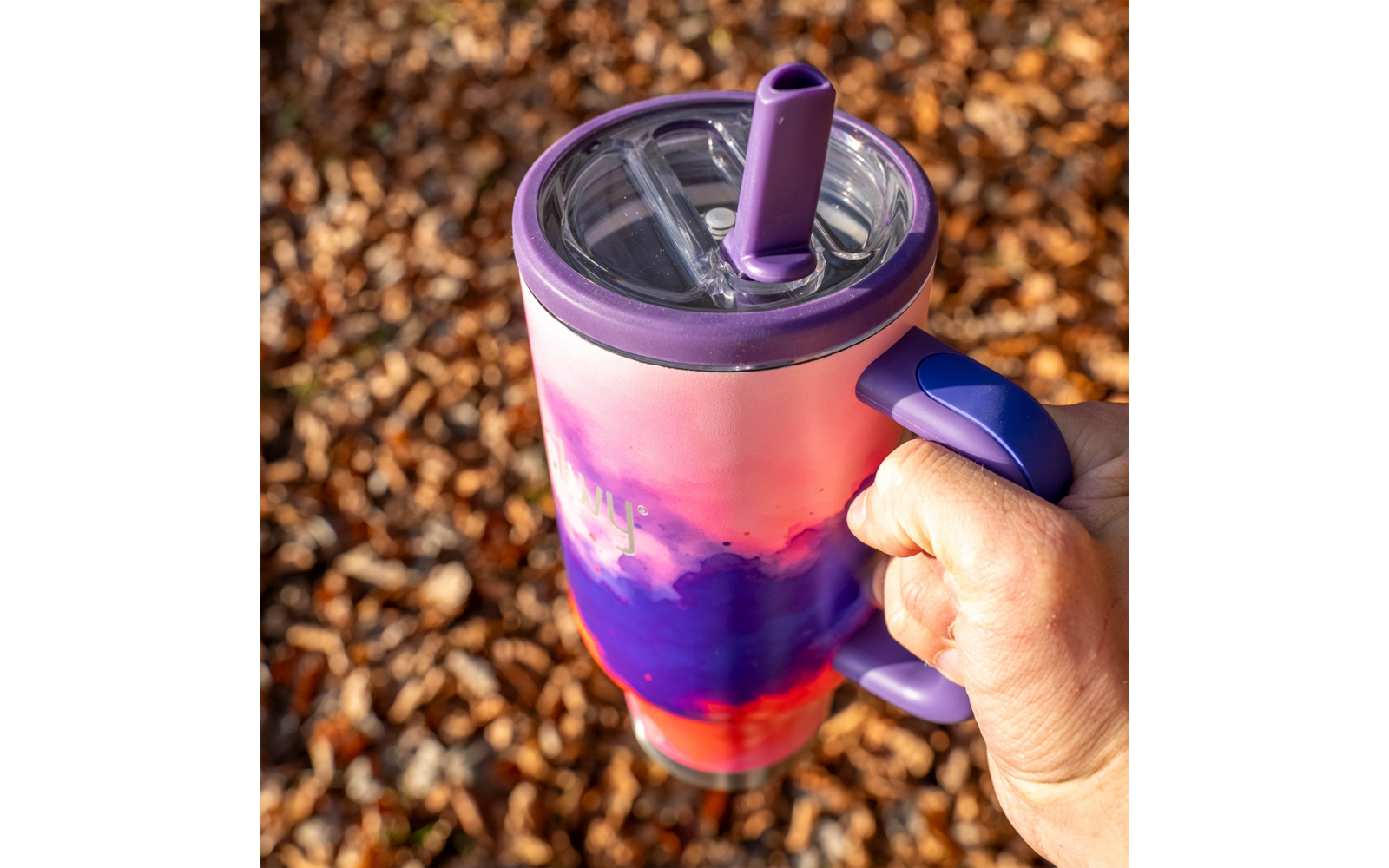 Product afbeelding Silwy Magnet Tumbler Isolierbecher aus Edelstahl mit Griff und Metall-Nano-Gel-Pad 900 ml 1