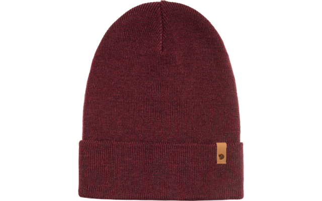 Bordeauxrote Strickmütze mit Umschlag und kleinem Lederetikett