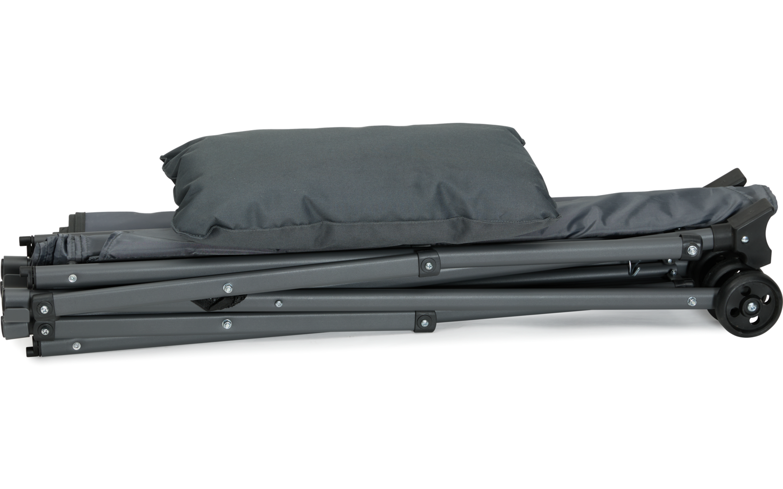 Zusammengeklapptes, graues Klappbett mit Rollen